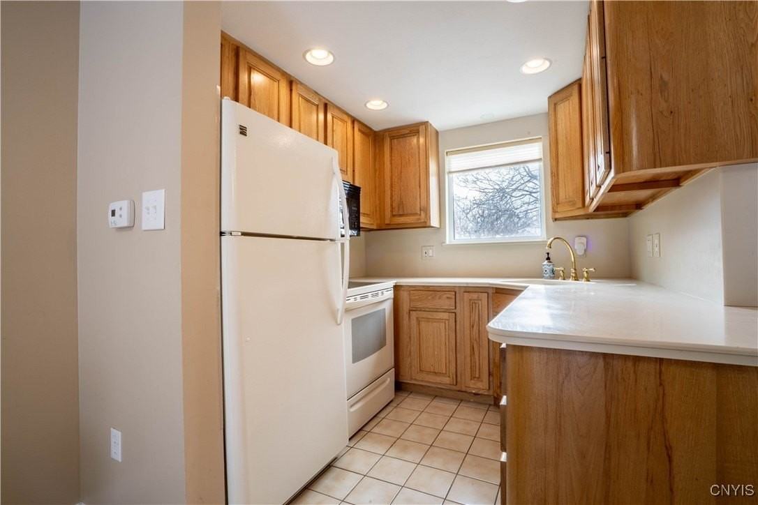 67 Chestnut Hls - Photo 3 of 28