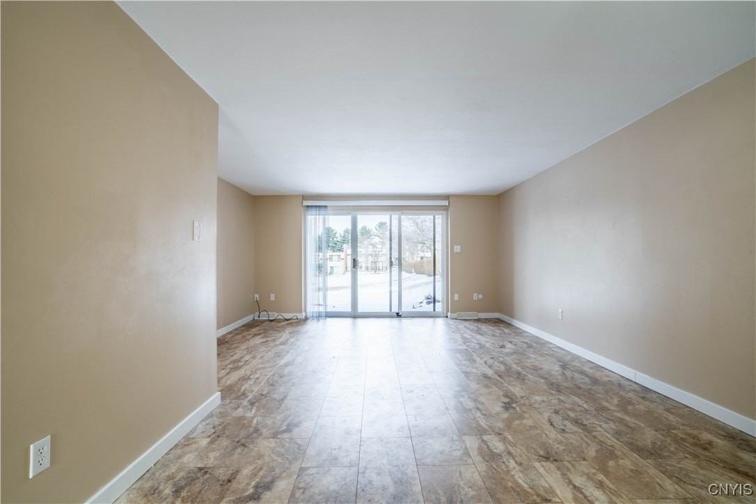 67 Chestnut Hls - Photo 4 of 28