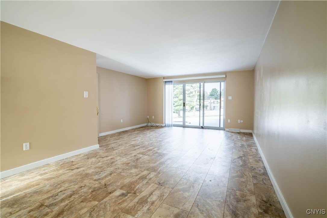 67 Chestnut Hls - Photo 5 of 28