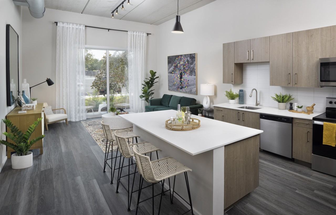 Raindance - Photo 2 of 20