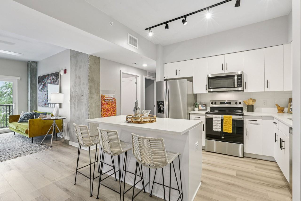 The Breeze - Photo 3 of 41