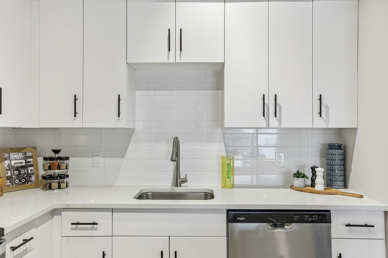 The Breeze - Photo 6 of 41