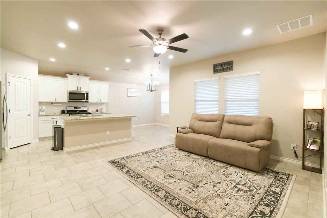 7710 Lariat Toss Dr - Photo 3 of 16