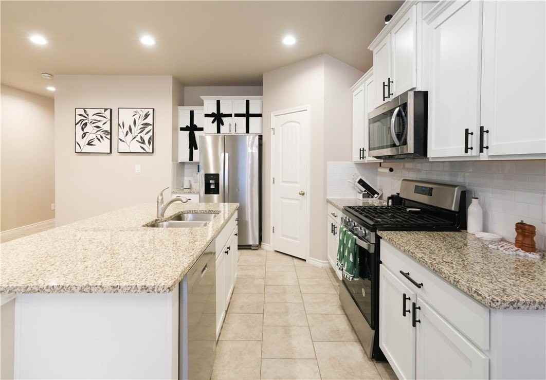 7710 Lariat Toss Dr - Photo 4 of 16