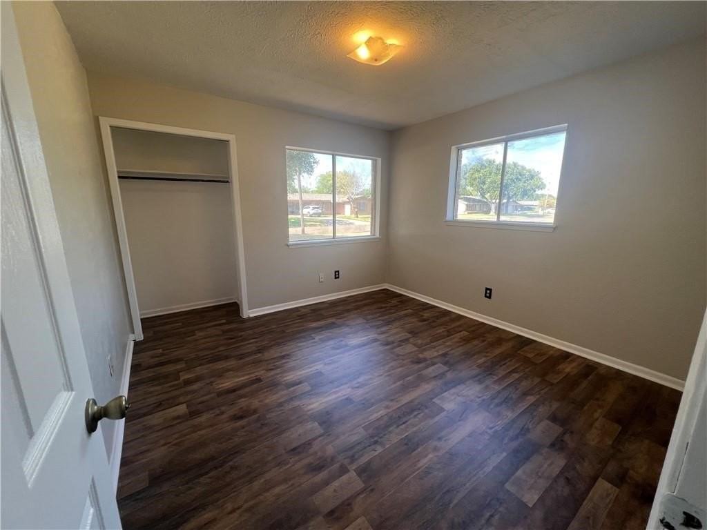 128 N Janin Cir - Photo 6 of 8