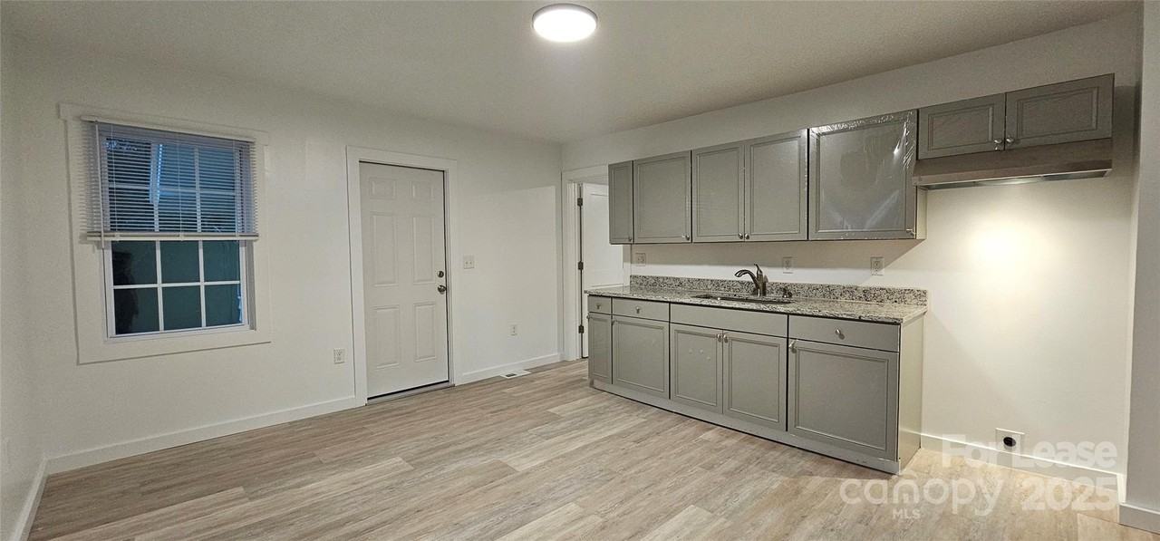 210 Lincoln St - Photo 3 of 9