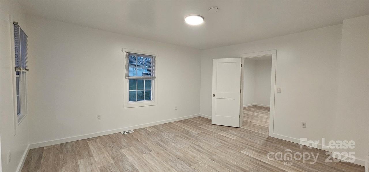 210 Lincoln St - Photo 6 of 9