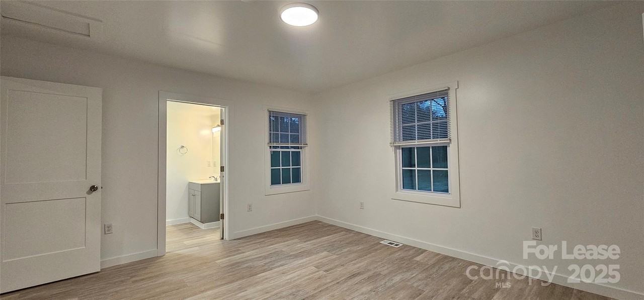 210 Lincoln St - Photo 7 of 9