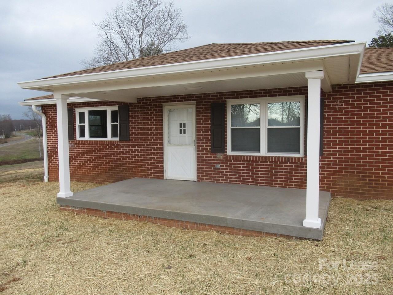 7510 Palm Tree Church Rd - Photo 4 of 28