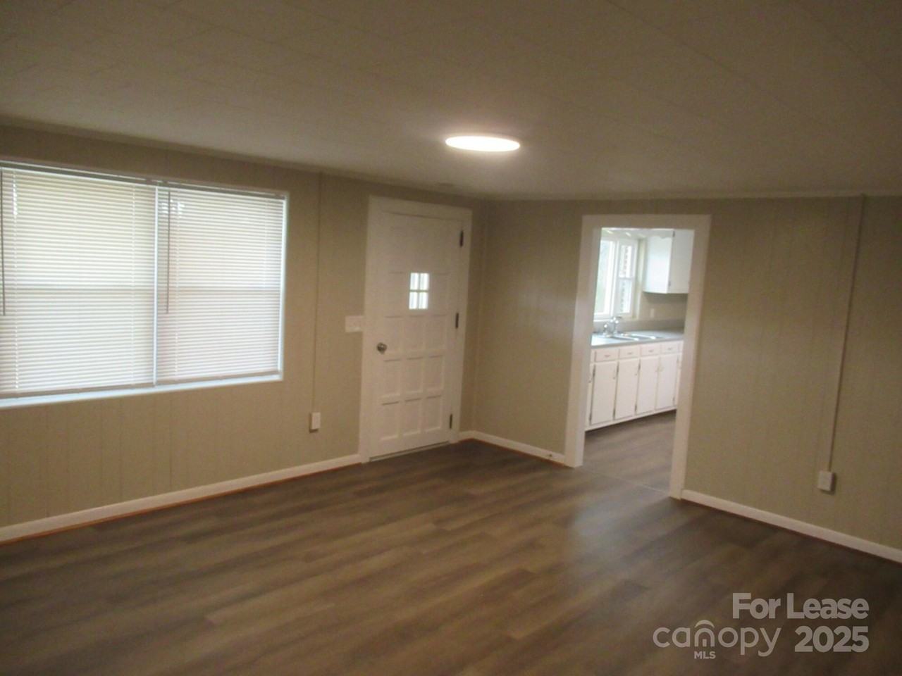 7510 Palm Tree Church Rd - Photo 6 of 28