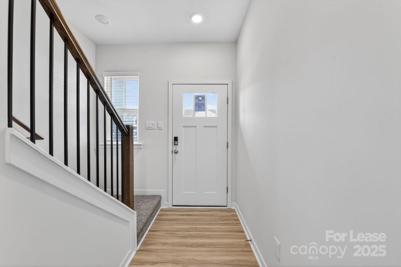 12129 Lady Bell Dr - Photo 4 of 34