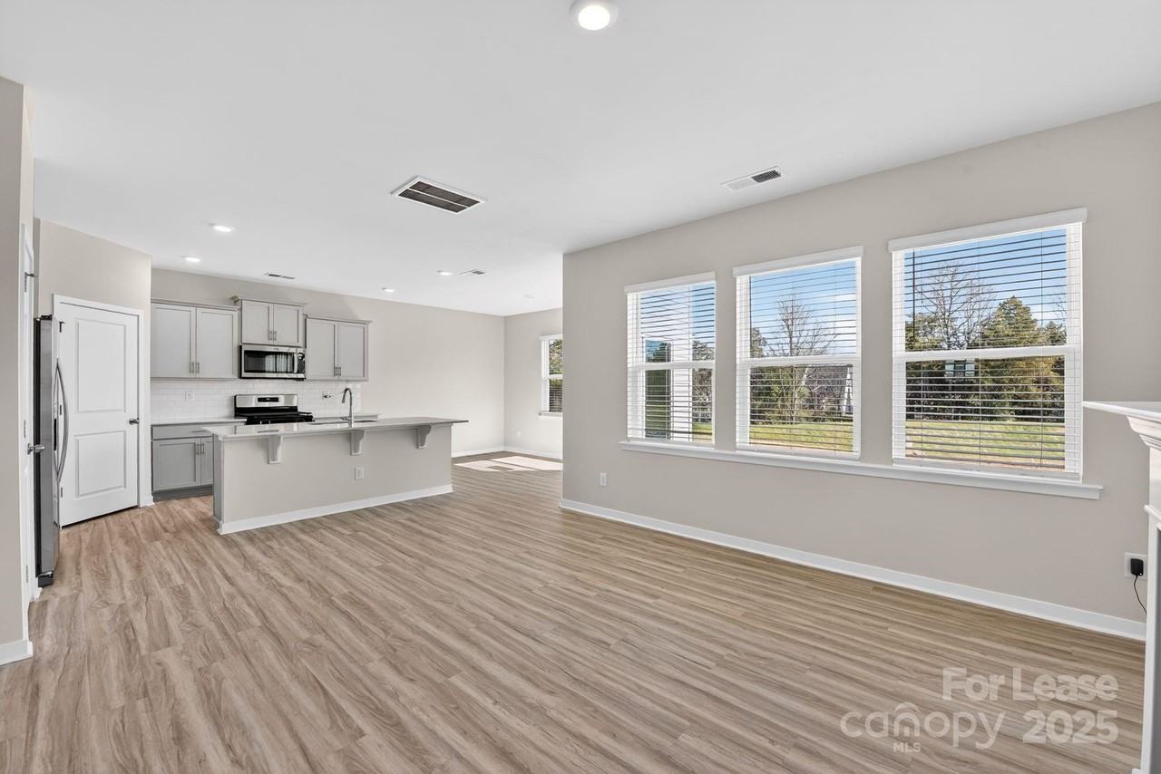 12129 Lady Bell Dr - Photo 6 of 34