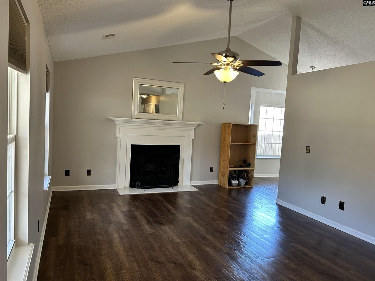 21 Rosepine Dr - Photo 6 of 31