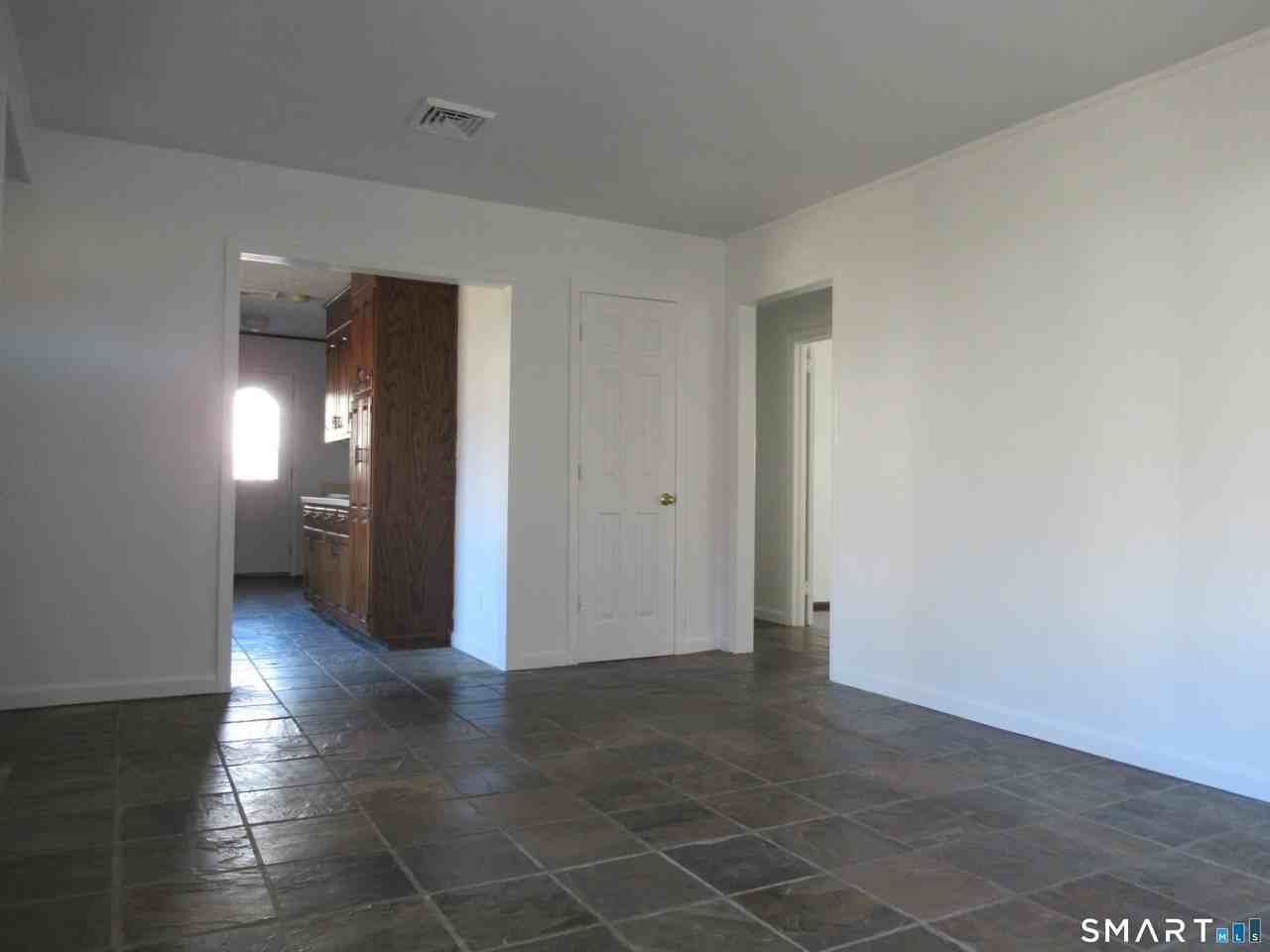 74 Harvester Rd - Photo 7 of 24