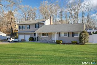 70 Archer Ln - Photo 1 of 1