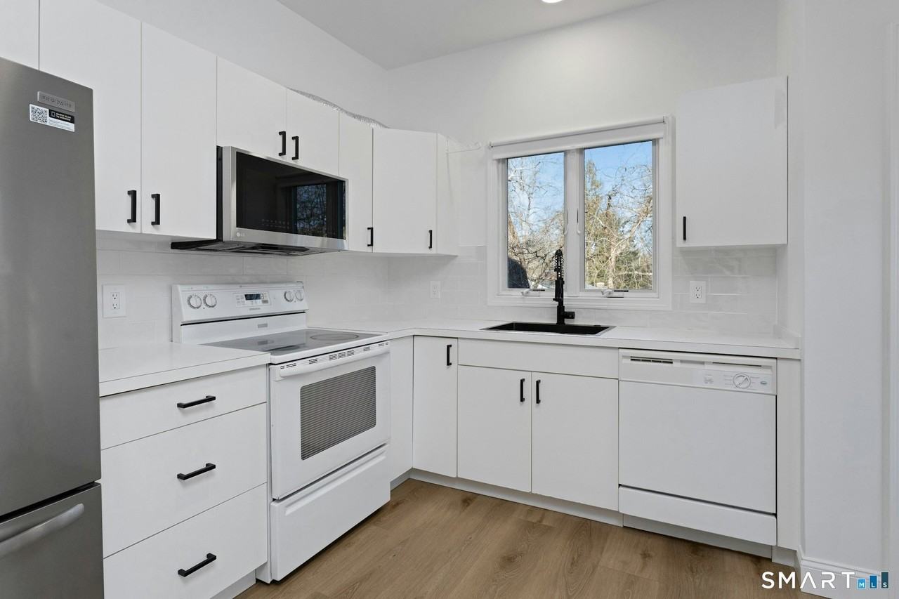 70 Archer Ln - Photo 5 of 24