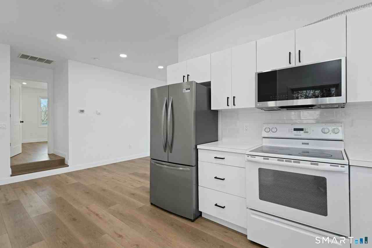 70 Archer Ln - Photo 7 of 24