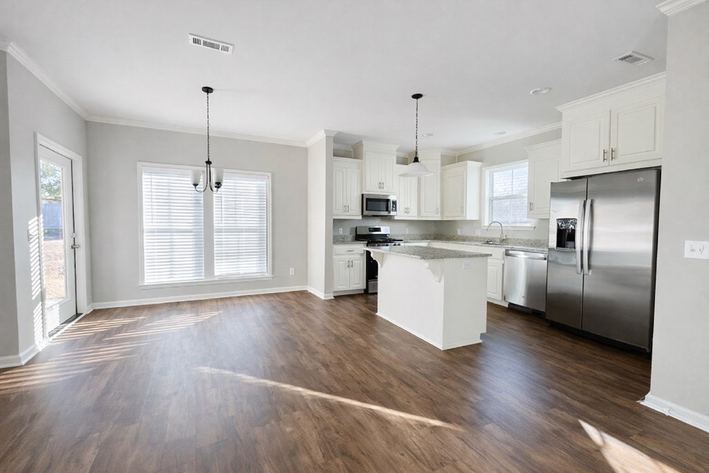 514 Ridgeland Rd - Photo 4 of 12