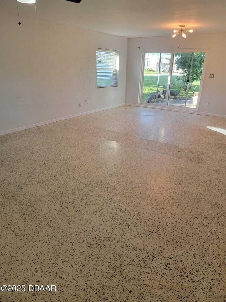 1442 John Anderson Dr - Photo 2 of 21