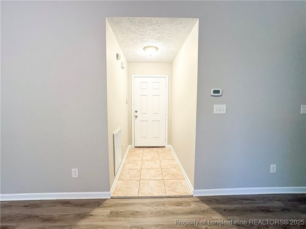 1910 Poplar Dr - Photo 5 of 31