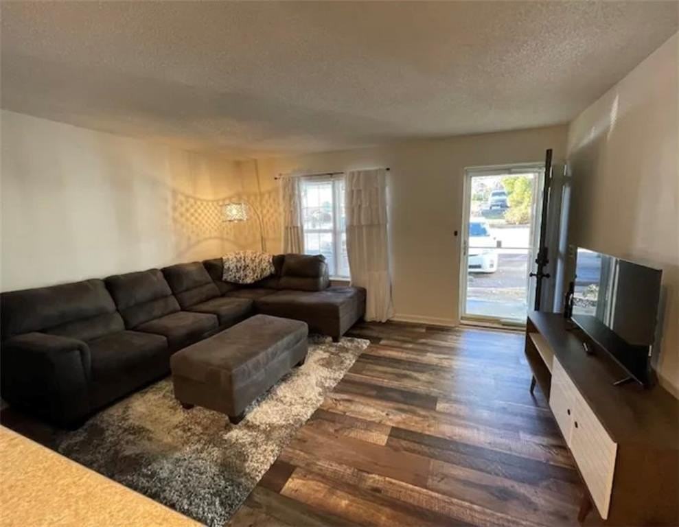 683 Grant St Apt G #G - Photo 2 of 11