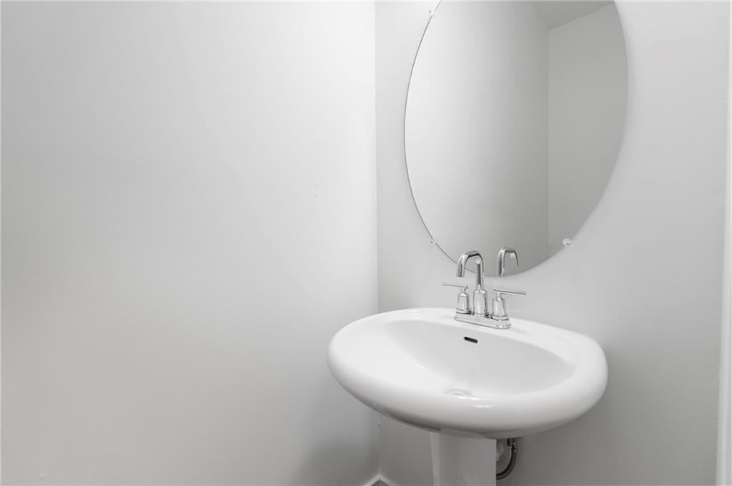 1821 Edgehill Dr - Photo 5 of 30