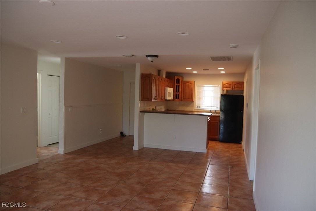 320 Harry Ave S - Photo 6 of 32