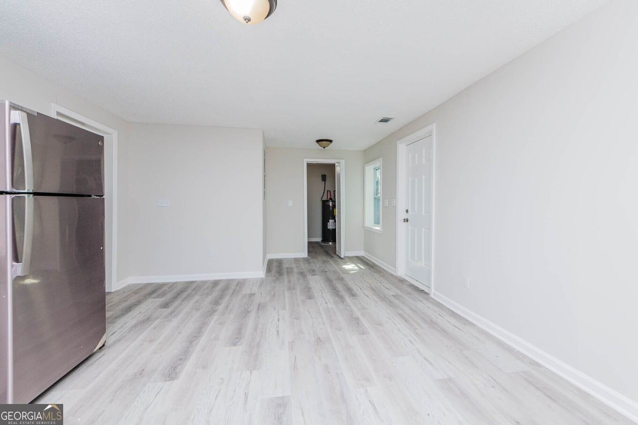 3584 Log Cabin Dr - Photo 4 of 24