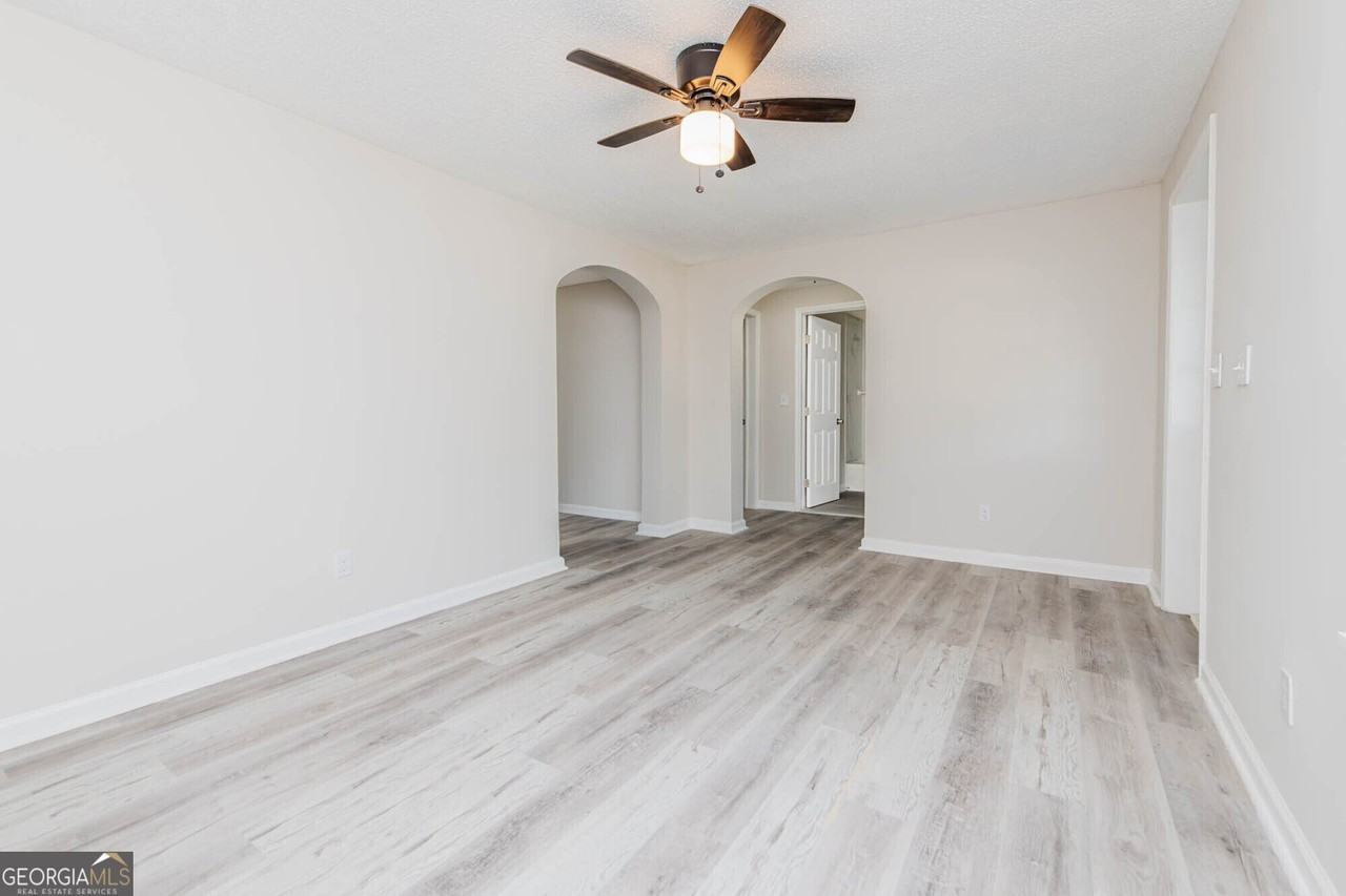 3584 Log Cabin Dr - Photo 5 of 24