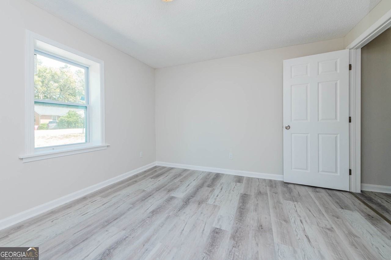 3584 Log Cabin Dr - Photo 7 of 24