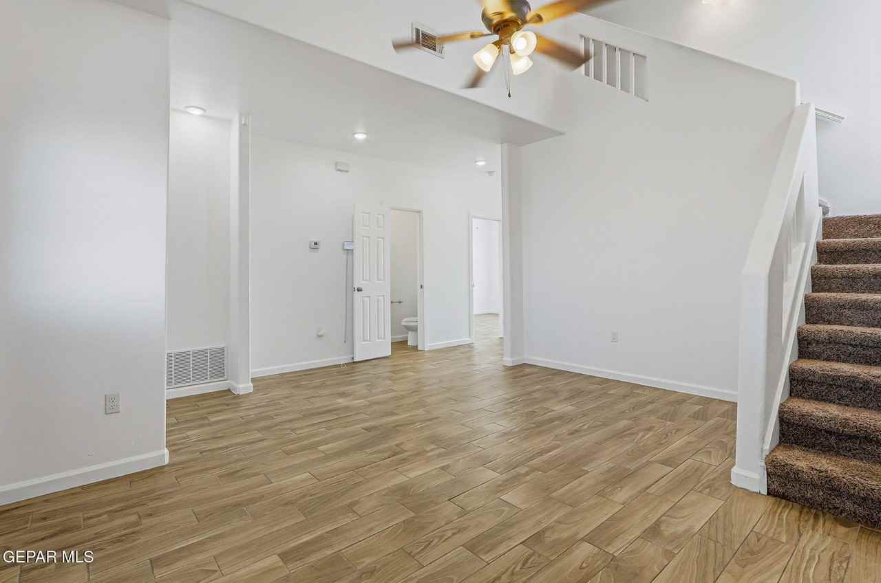 9024 Tammy Ct - Photo 6 of 27