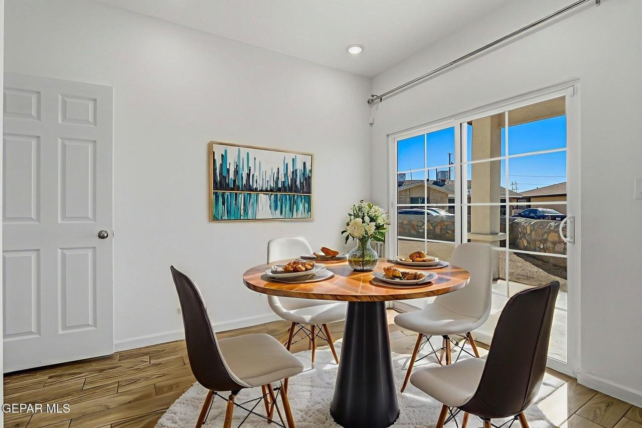 9024 Tammy Ct - Photo 7 of 27