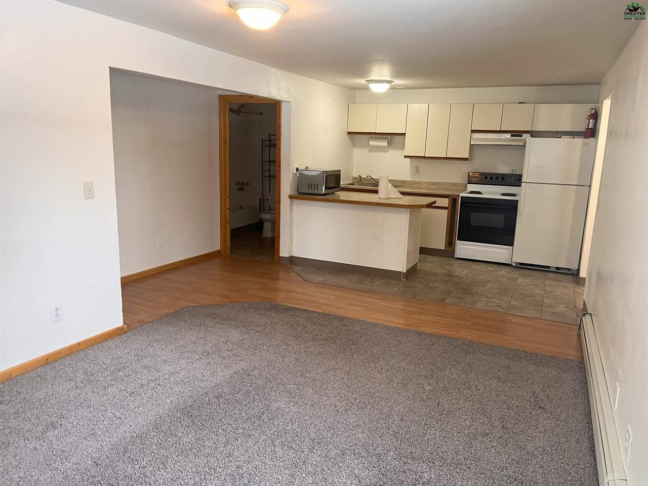 760 Hamilton Ave - Photo 6 of 15