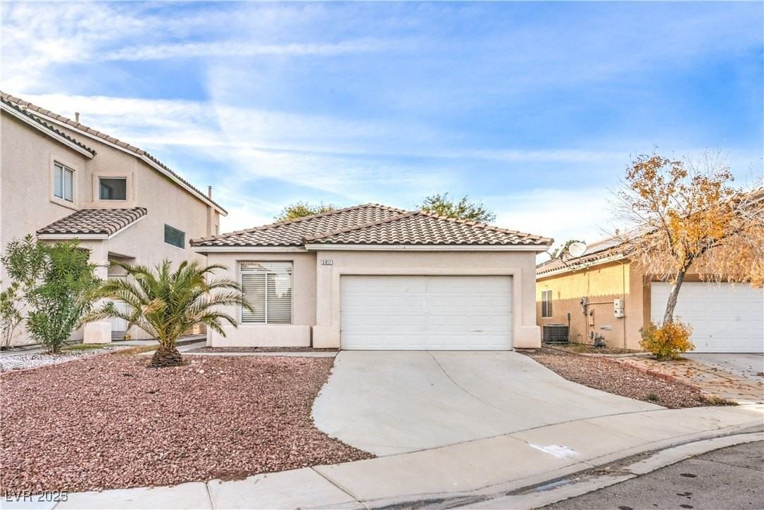 5817 Golden Wing St - Photo 2 of 29