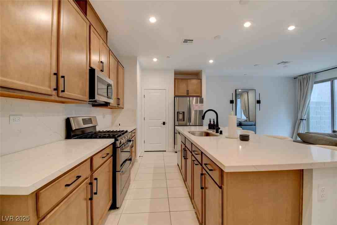 9246 Rampa St - Photo 4 of 18