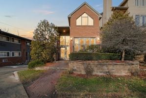 featured image of 934 W Huron St