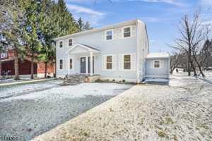 featured image of 1 Tempe Wick Rd #B