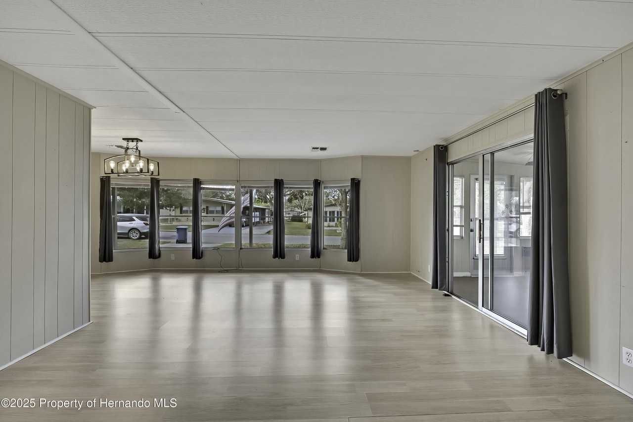 8054 Mission St - Photo 6 of 50