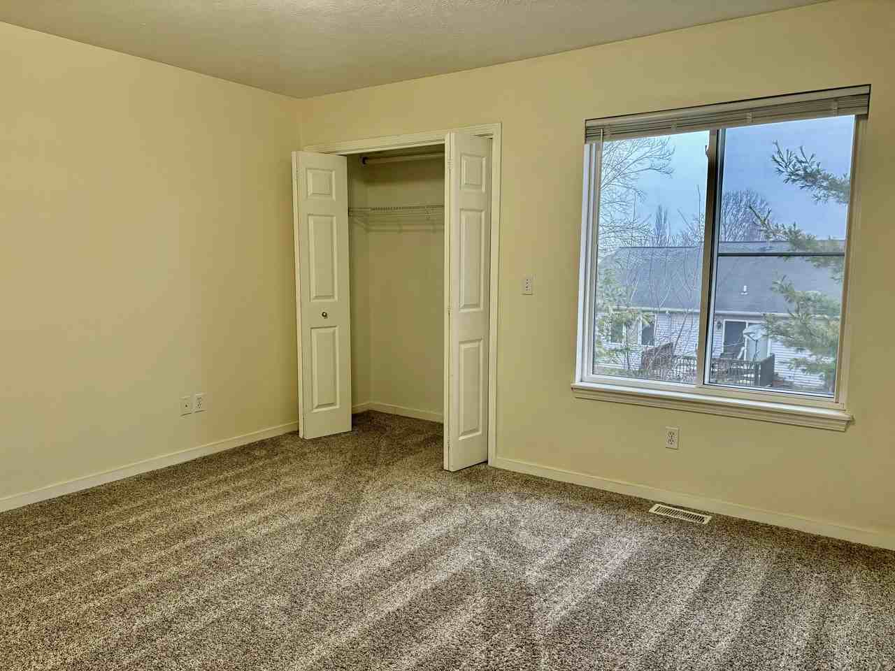 63 E 48th St #63 - Photo 6 of 26