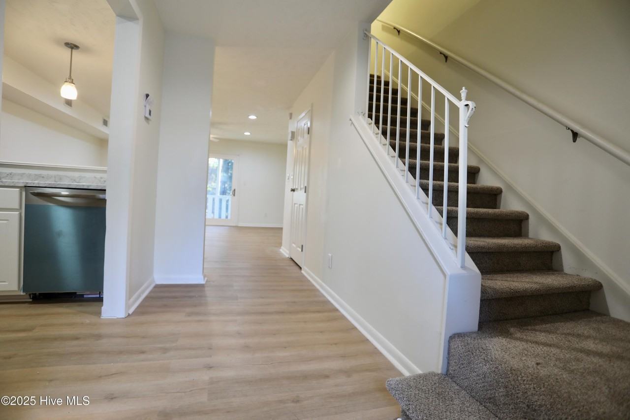 365 W Illinois Ave Apt 24 #24 - Photo 5 of 17