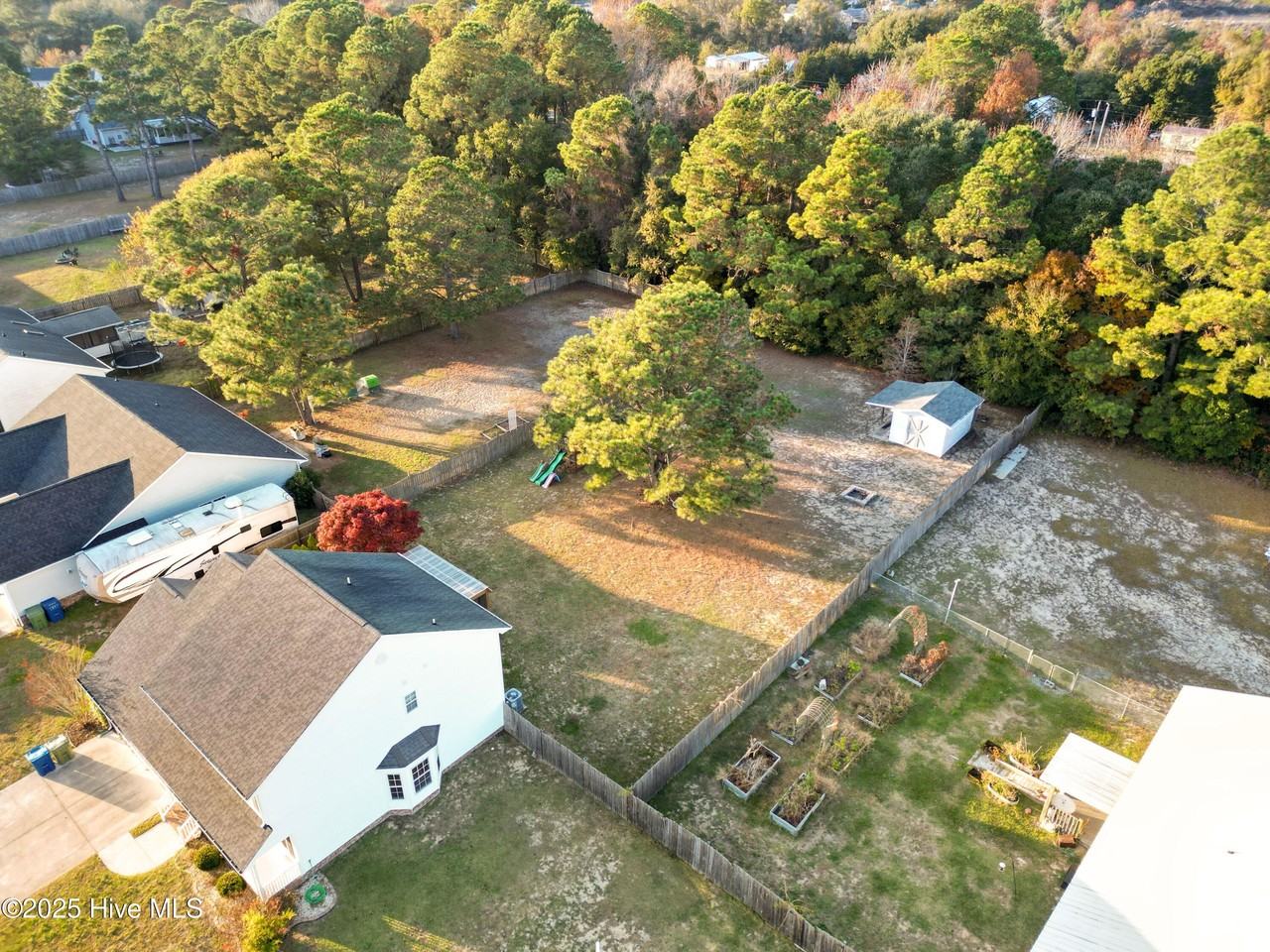 283 Ennett Ln - Photo 4 of 50