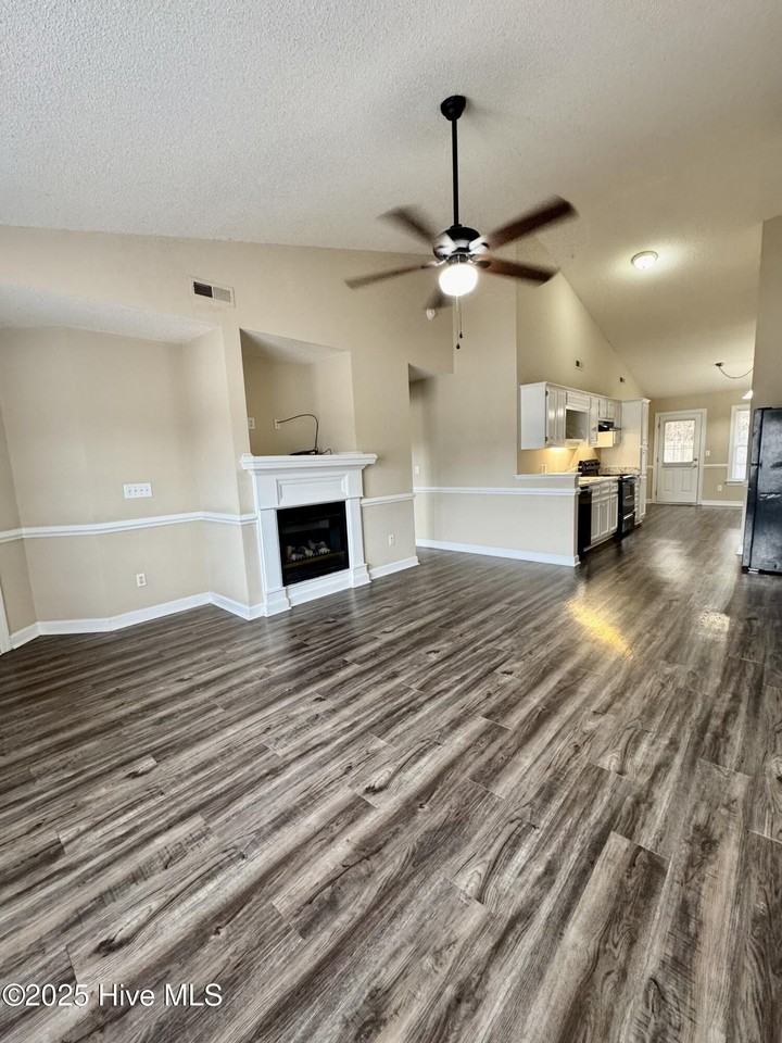 1400 Joel Dr Unit B #B - Photo 2 of 15