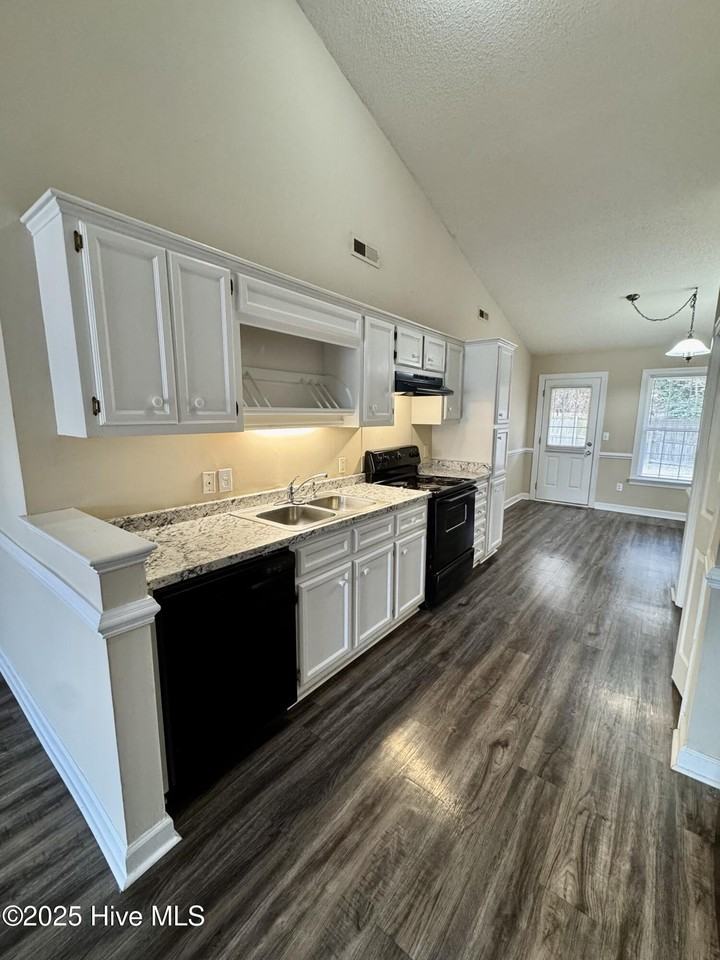 1400 Joel Dr Unit B #B - Photo 4 of 15