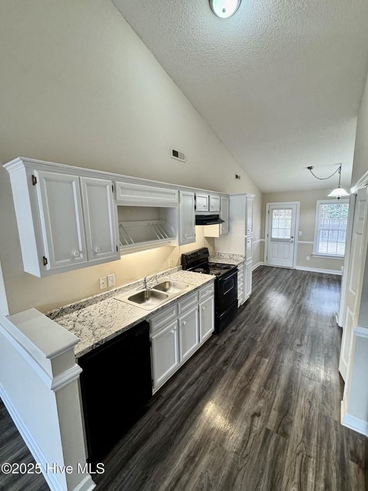 1400 Joel Dr Unit B #B - Photo 5 of 15