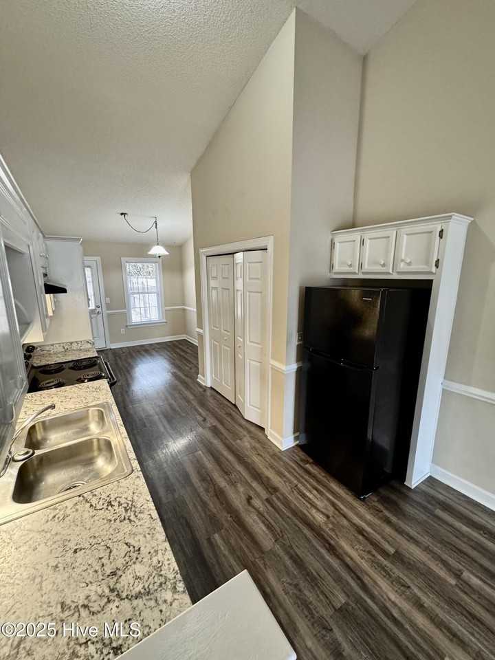 1400 Joel Dr Unit B #B - Photo 6 of 15