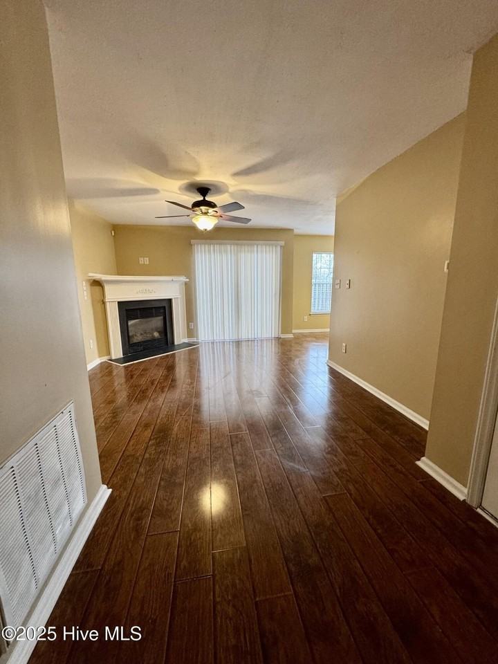2506 Bluff View Ct Unit B #B - Photo 2 of 20