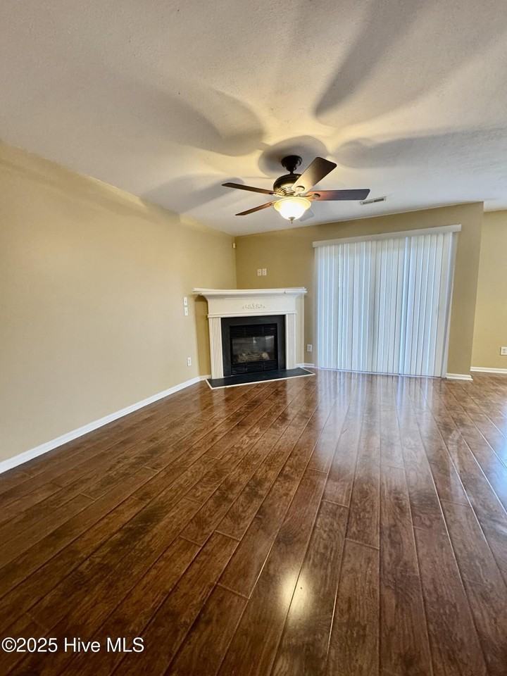 2506 Bluff View Ct Unit B #B - Photo 3 of 20