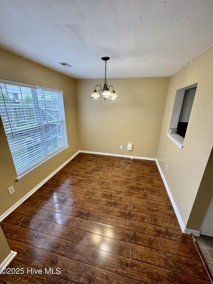 2506 Bluff View Ct Unit B #B - Photo 5 of 20