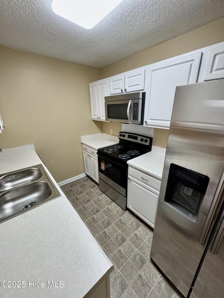 2506 Bluff View Ct Unit B #B - Photo 6 of 20