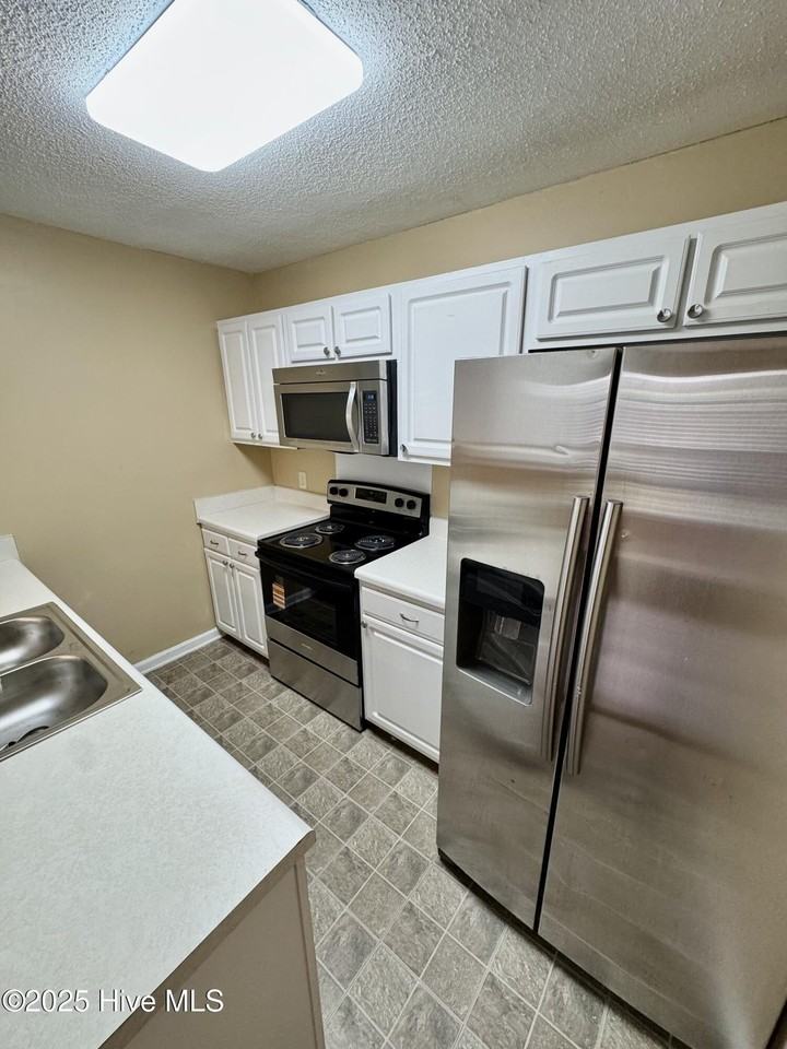 2506 Bluff View Ct Unit B #B - Photo 7 of 20